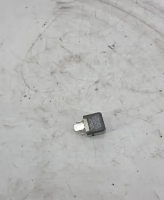 Toyota Avensis T250 Other relay 9008087030 AH1567002900