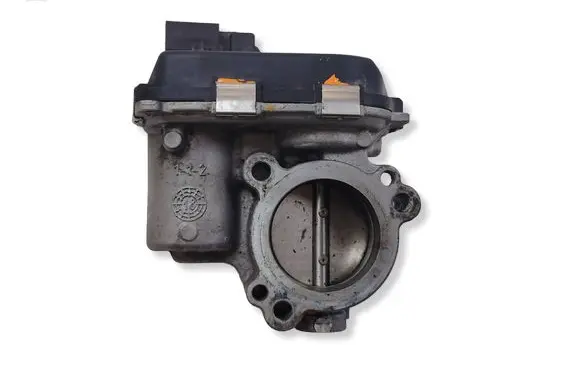 Volkswagen Golf VII Throttle body valve 05C133062A