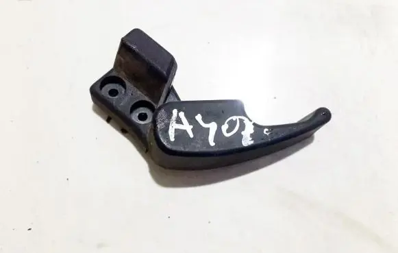 Volkswagen Golf III Engine bonnet (hood) release handle 1h1823533
