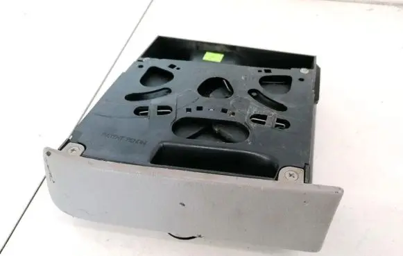 Chrysler Town & Country III Glove box 58622