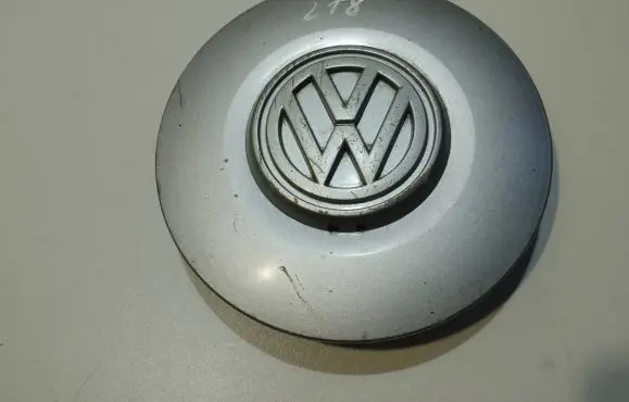 Volkswagen Golf III Original wheel cap 1H0601151B 1H0601149B