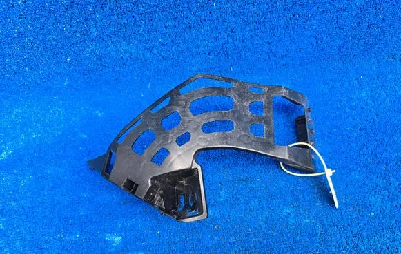 BMW X7 G07 Fender mounting bracket 7458364