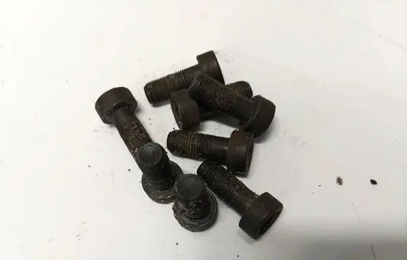 KIA Ceed Nuts/bolts 