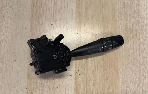 Suzuki Vitara (LY) Headlight wiper switch 
