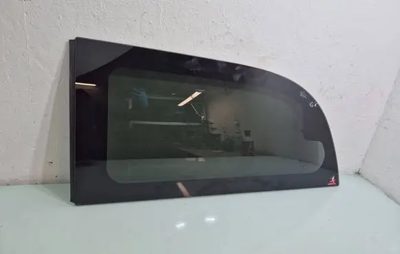 Dodge Grand Caravan Rear side window