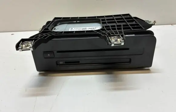 Audi A4 S4 B9 Radio/CD/DVD/GPS head unit 8W0035824C