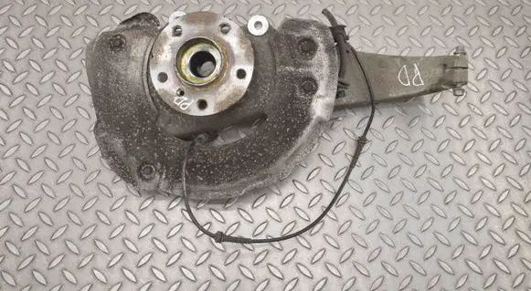BMW i8 Front wheel hub V396829