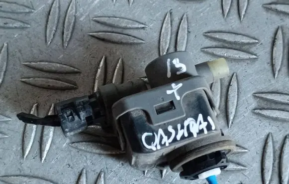 Nissan Qashqai+2 Headlight level adjustment motor 7700420737