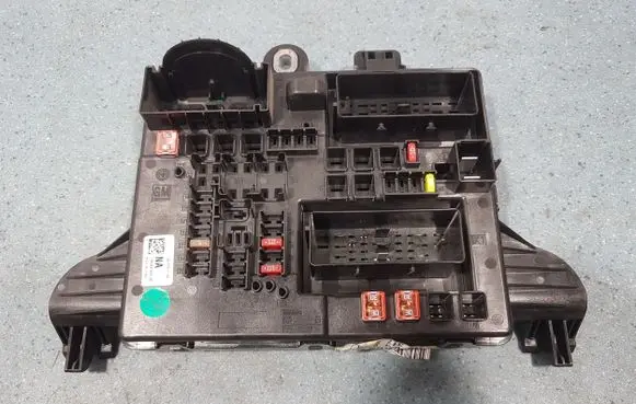 Opel Insignia A SAM control unit 13277317