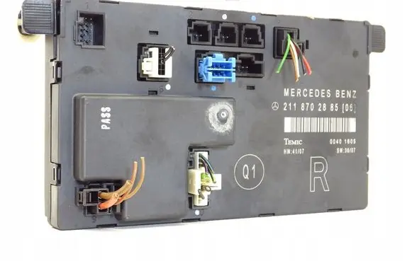 Mercedes-Benz E W211 Door control unit/module 2118702885