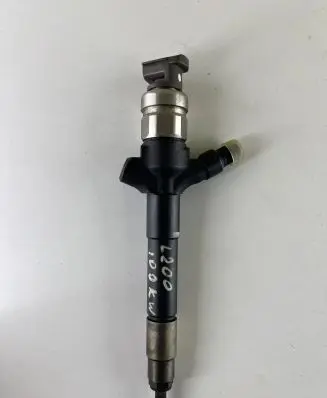Mitsubishi L200 Fuel injector 07H42042 1465A041