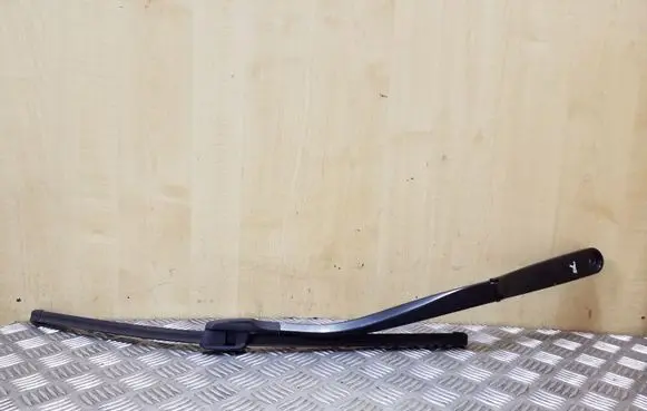 Front wiper blade arm