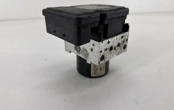 Mercedes-Benz C W204 ABS Pump A1729014100