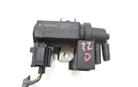 Toyota RAV 4 (XA40) Turbo solenoid valve 258190R012 13T066 70051312