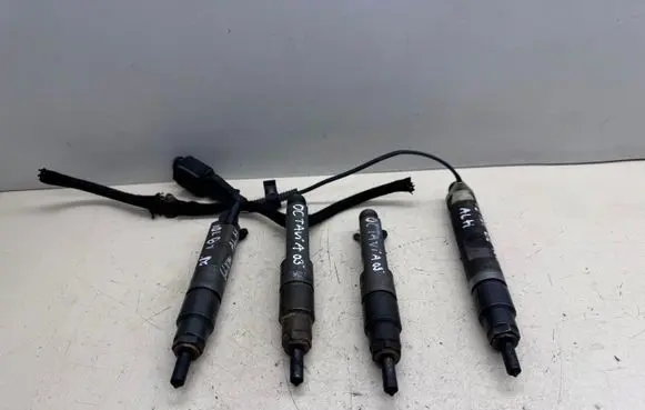 Skoda Octavia Mk1 (1U) Fuel injectors set 028130202P 038130201S