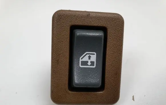 Chevrolet Blazer S10 Electric window control switch 15151465