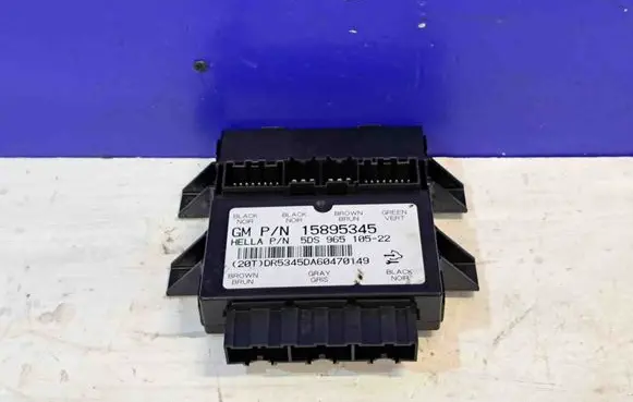 Chevrolet Tahoe Seat control module 15895345