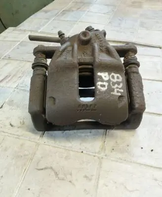 Nissan Note (E11) Front brake caliper