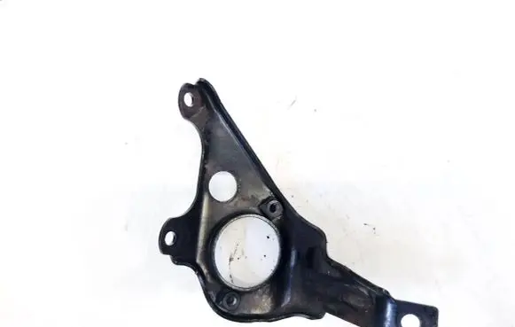 Engine mounting bracket