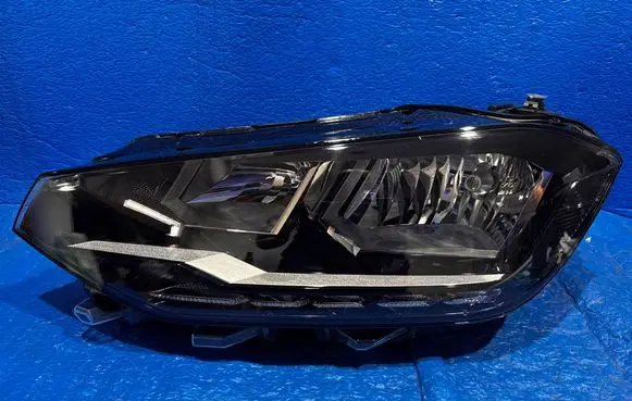 Volkswagen Golf Sportsvan Headlight/headlamp 517941005D