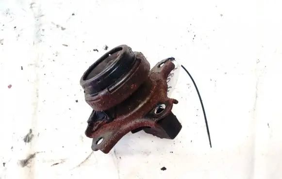 Honda FR-V Engine mount bracket