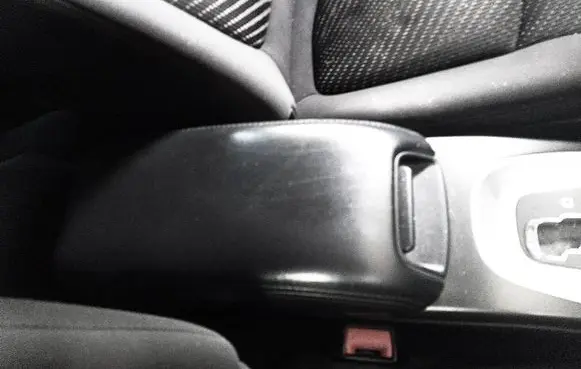 Fiat Freemont Armrest 