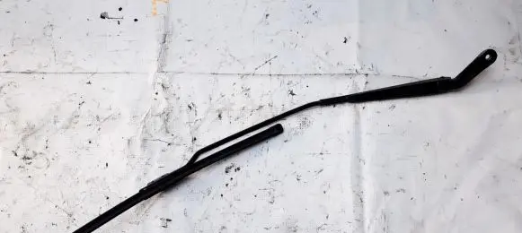 Skoda Octavia Mk1 (1U) Front wiper blade arm 1J1955410A