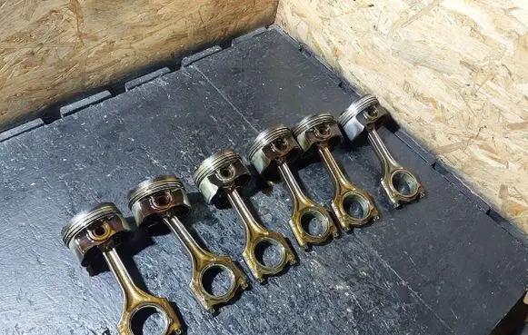 Piston