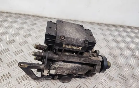 Opel Vectra C Fuel injection high pressure pump 55351757 0470504215