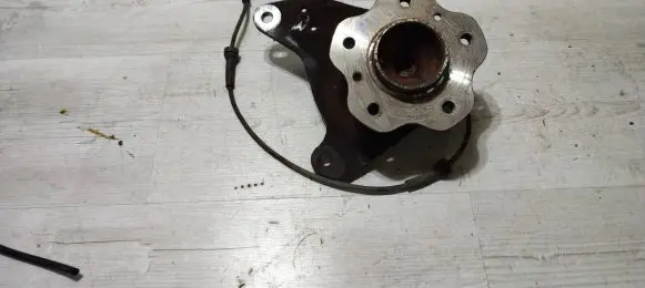 Nissan Qashqai Rear wheel hub