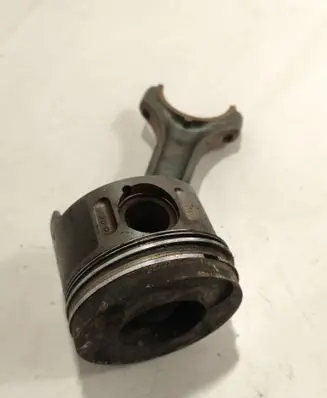 Mercedes-Benz E W211 Piston with connecting rod 611