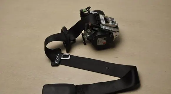 BMW 2 F44 Front seatbelt 642228300B