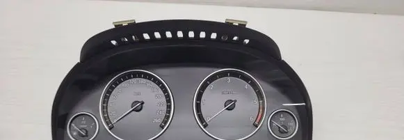 BMW 5 F10 F11 Speedometer (instrument cluster) 8870836 0810910009