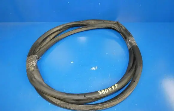 Volvo S80 Front door rubber seal