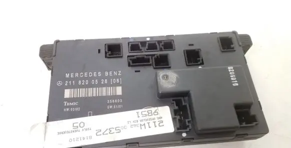 Mercedes-Benz E W211 Door control unit/module 2118200526
