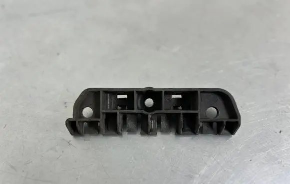 Audi A7 S7 4G Fender mounting bracket 4G8853922A