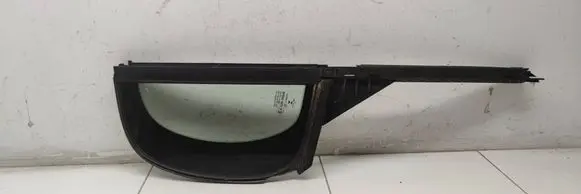Peugeot 208 II Rear vent window glass 9823186880 9823187280