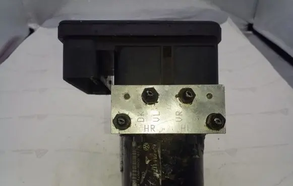 Volkswagen Polo ABS Pump 6Q0907379L 10096003323