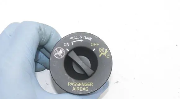 Volvo XC40 Passenger airbag on/off switch 31674767