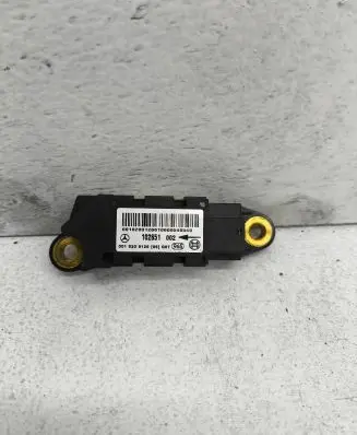 Mercedes-Benz CLS C219 Airbag deployment crash/impact sensor 0018209126 102651002