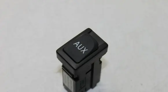 Toyota Avensis T250 AUX in-socket connector 8619005010