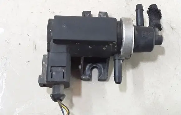 Seat Toledo II (1M) Turbo solenoid valve 1J0906627