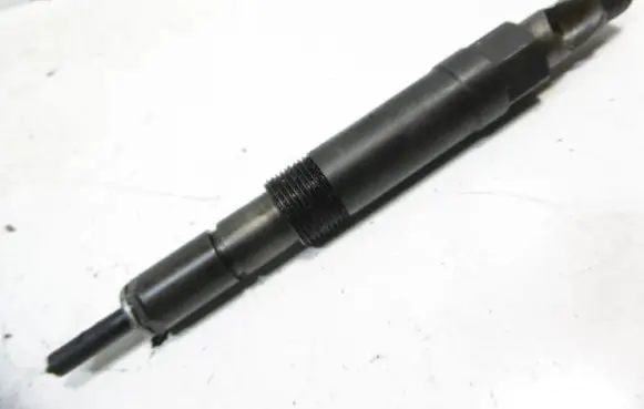 Ford Mondeo Mk III Fuel injector
