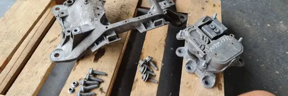 Audi A6 C7 Gearbox mounting bracket 4M0399153L 4G0399263R