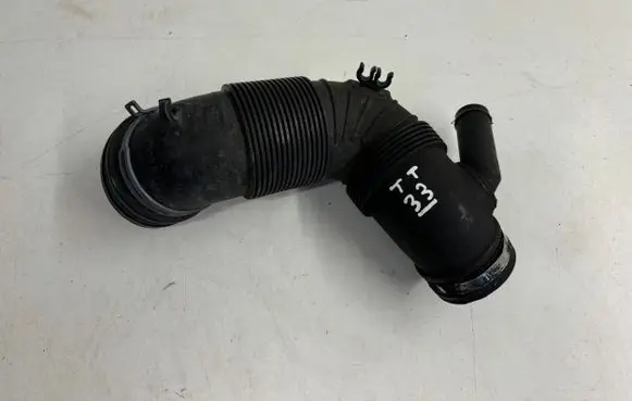 Audi TT TTS Mk2 Air intake hose/pipe 3L0129654
