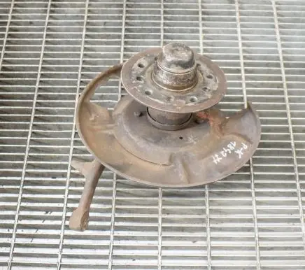 Mercedes-Benz SLC C107 Front wheel hub A1073320001 1073320001