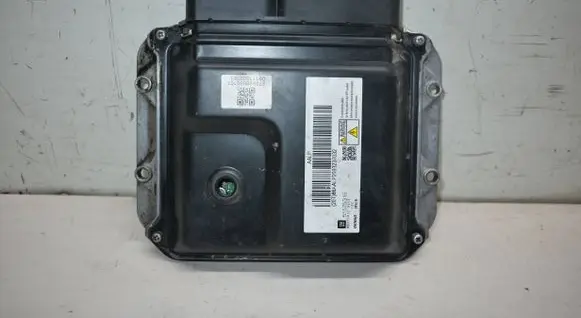 Opel Astra J Engine control unit/module 55575315