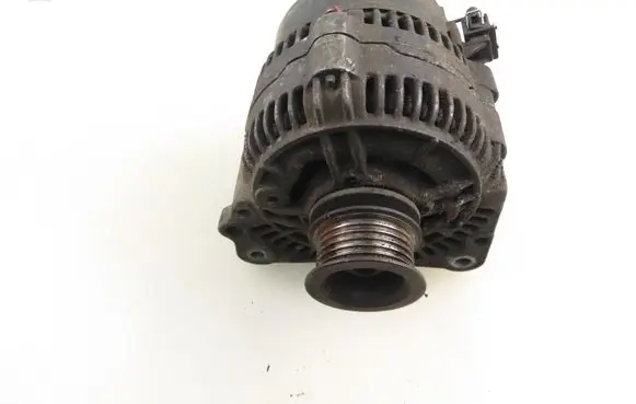 Volkswagen Golf III Generator/alternator 