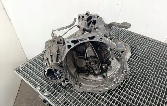 Volkswagen Jetta V Manual 5 speed gearbox JCR