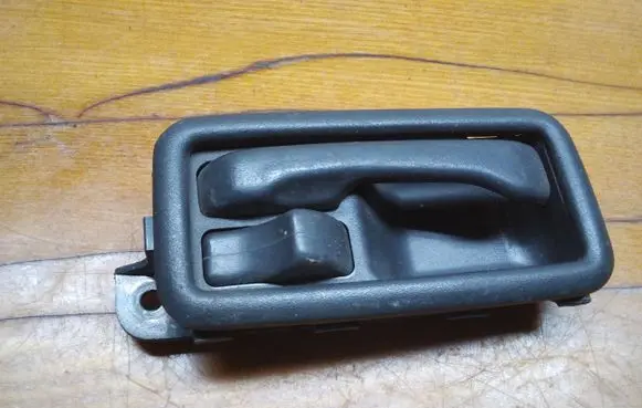Hyundai Lantra I Front door interior handle
